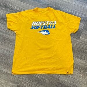 HOFSTRA SOFTBALL TEE